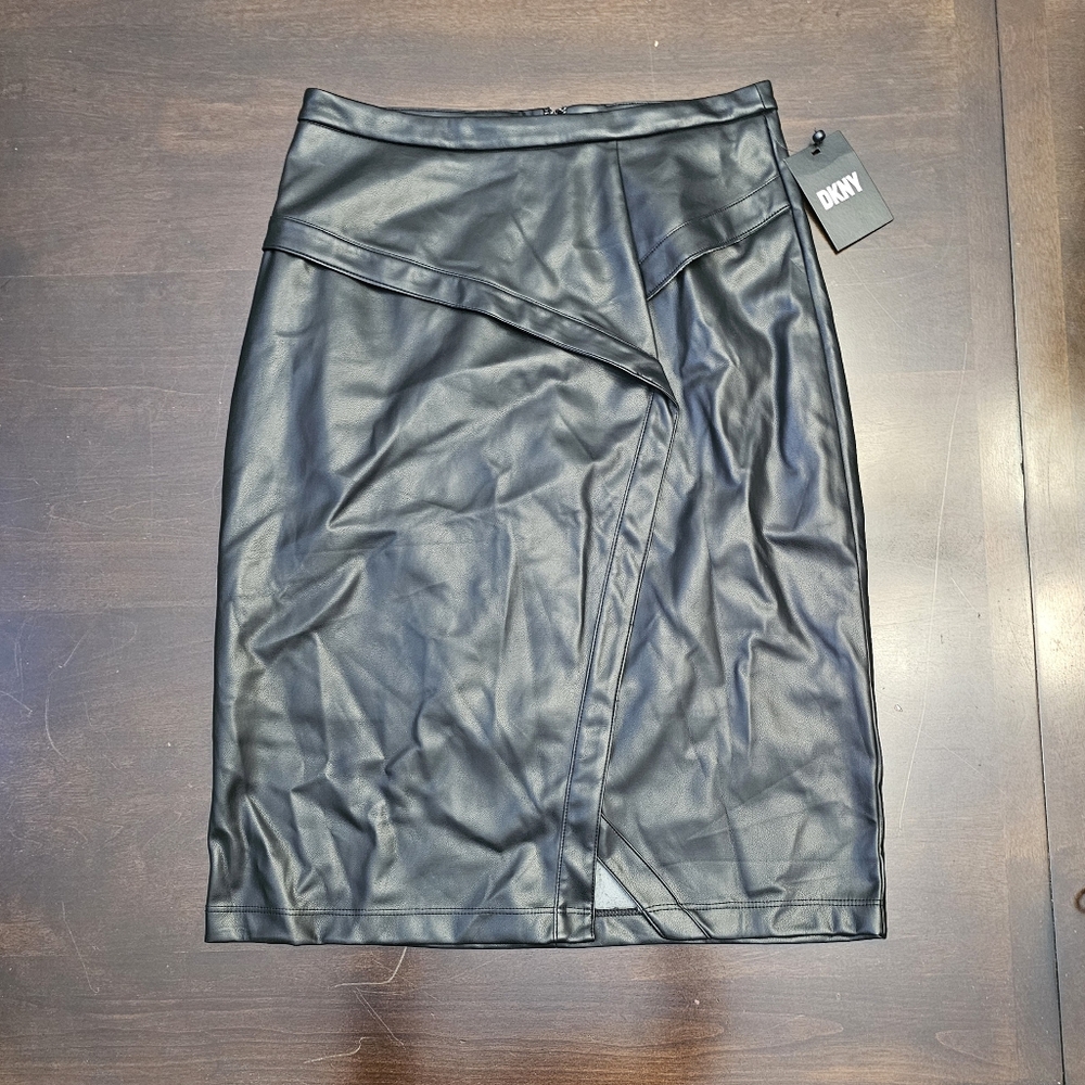 New DKNY Knee Length Skirt size 6